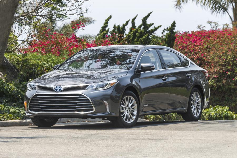  Toyota Avalon Hybrid 2016 года  (US) (фото 1 из 19)
